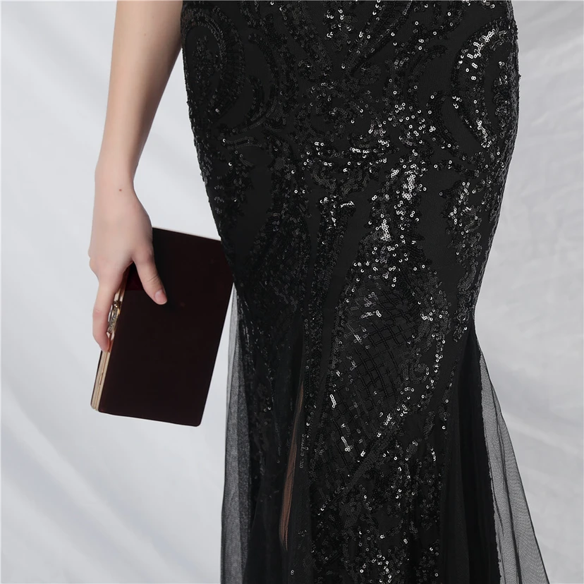 Robe longue haut de gamme en maille à sequins et plumes d'autruche. view 27
