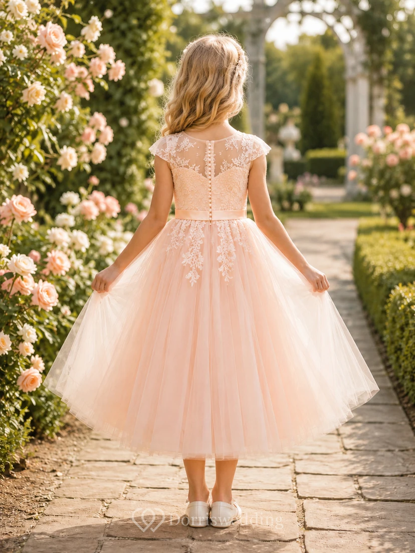 Blumenmädchenkleid aus rosafarbener Spitze und Tüll, A-Linie, Rundhalsausschnitt, Teelänge, florale Applikationen view 2
