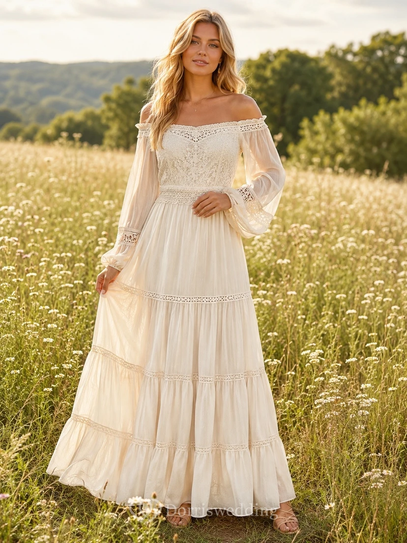 Boho-Maxikleid in Elfenbein mit langen Ärmeln, schulterfreiem Schnitt und Stufenrock