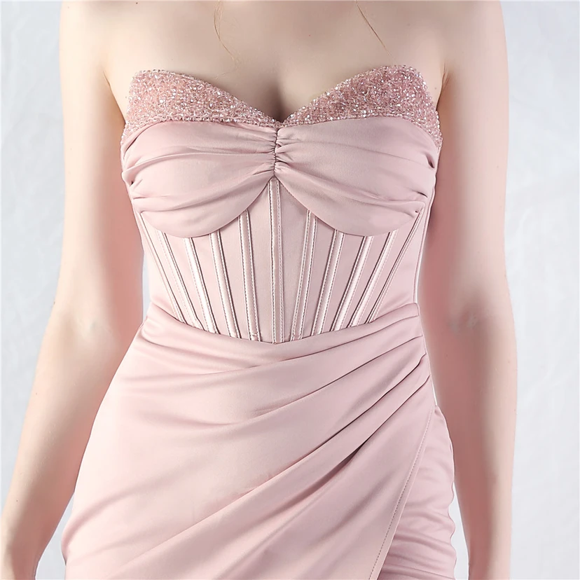 Vestido de noche de alta gama con cintura de espiga, elaborado con cuentas y forma elaborada. view 44
