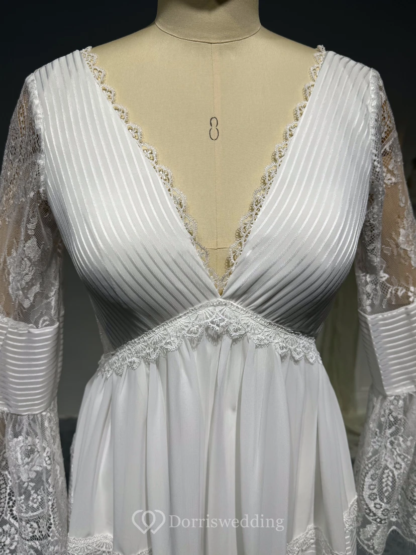 Boho-Chic-Strandhochzeitskleid mit Spitze, langen Ärmeln und tiefem V-Ausschnitt, langen Ärmeln und tiefem Rückenausschnitt view 4