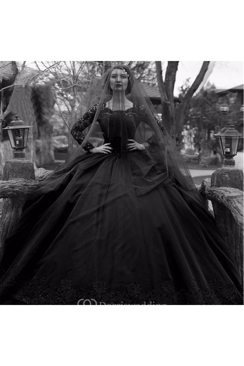 Black Ethereal Puffy Long Wedding Veil view 3