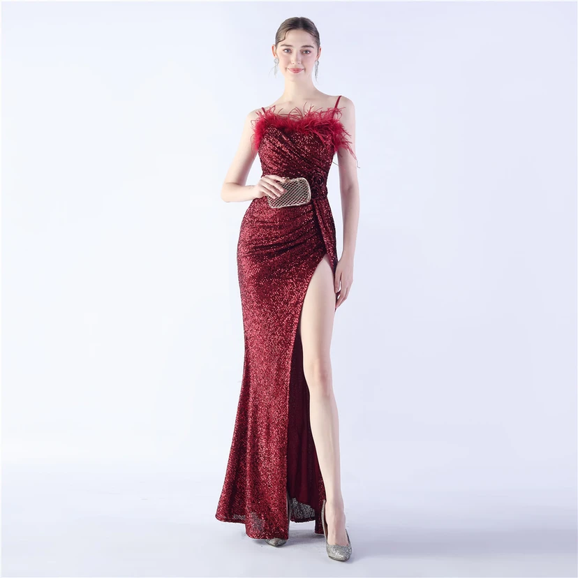 Vestido de noche de alta gama para bodas, con flores y detalles de plumas de avestruz. view 50