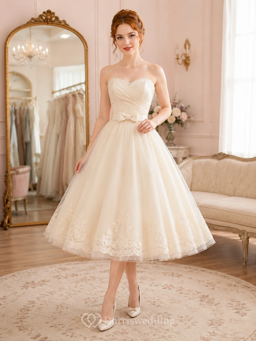 Vintage Teelänge, trägerloses Brautkleid mit Herzausschnitt, plissierter Spitze und Tüll in A-Linie
