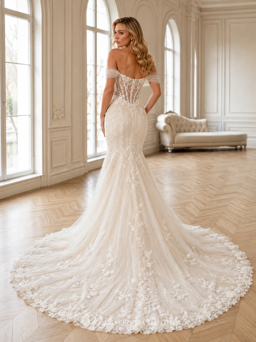 Robe de mariée sirène en dentelle botanique à épaules dénudées et décolleté cœur, effet sirène, traîne chapelle view 2