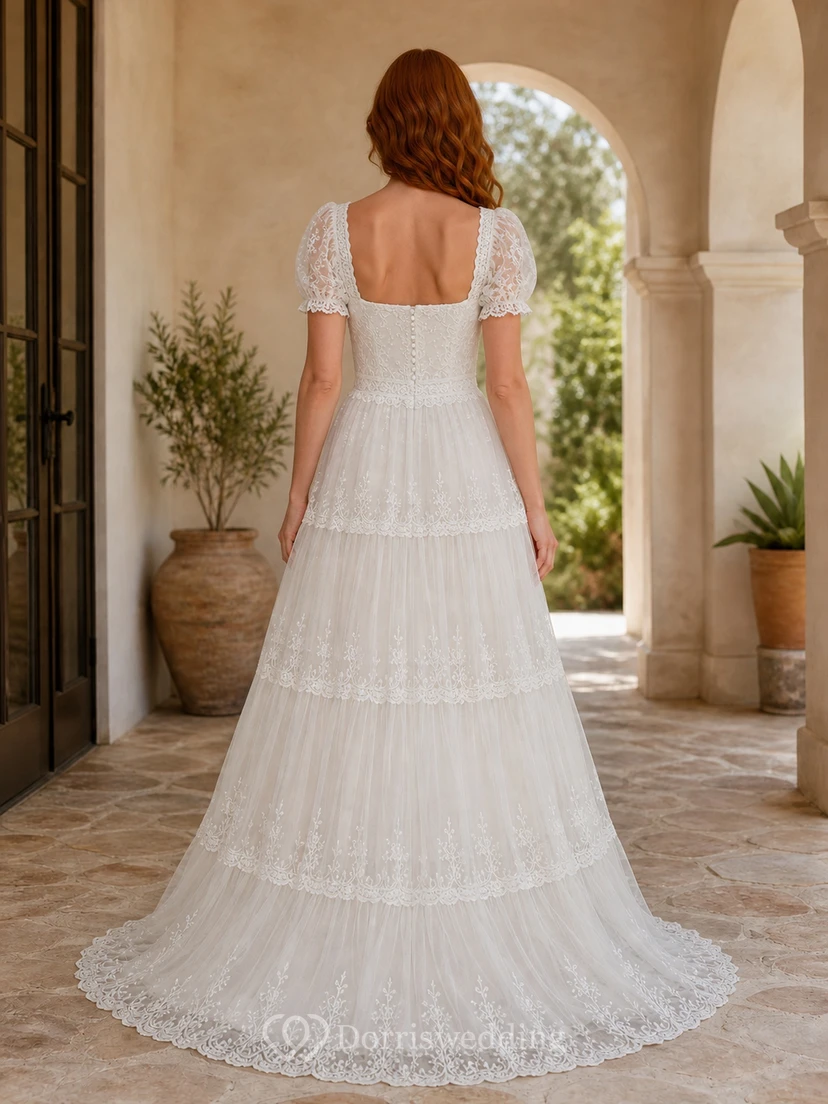Vestido de novia vintage de manga corta, corte A, escote cuadrado, volantes y encaje de ganchillo con cola capilla view 2