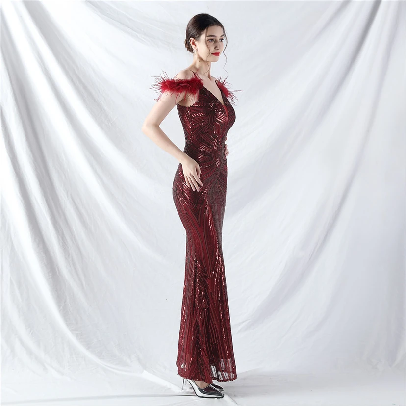 Vestido de noche con cuentas florales y plumas de avestruz elaboradas artesanalmente view 80