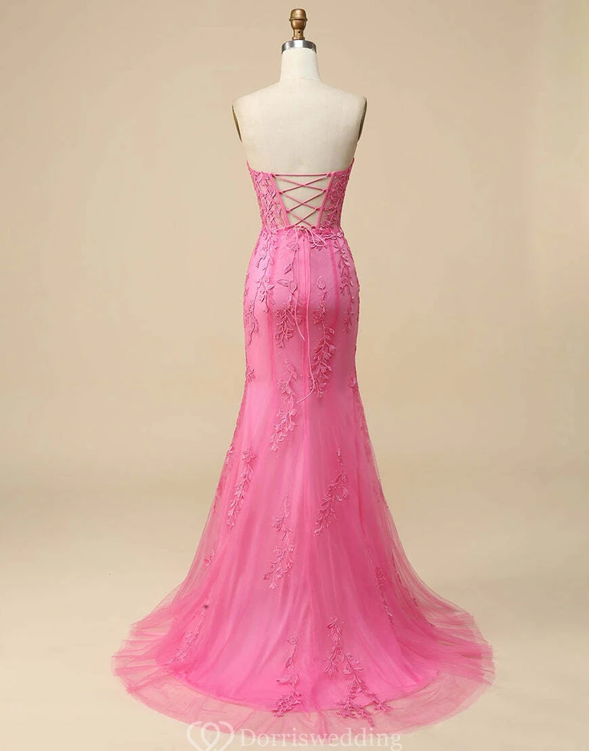 Vestido romántico de encaje rosa fucsia con superposición de tul. view 8