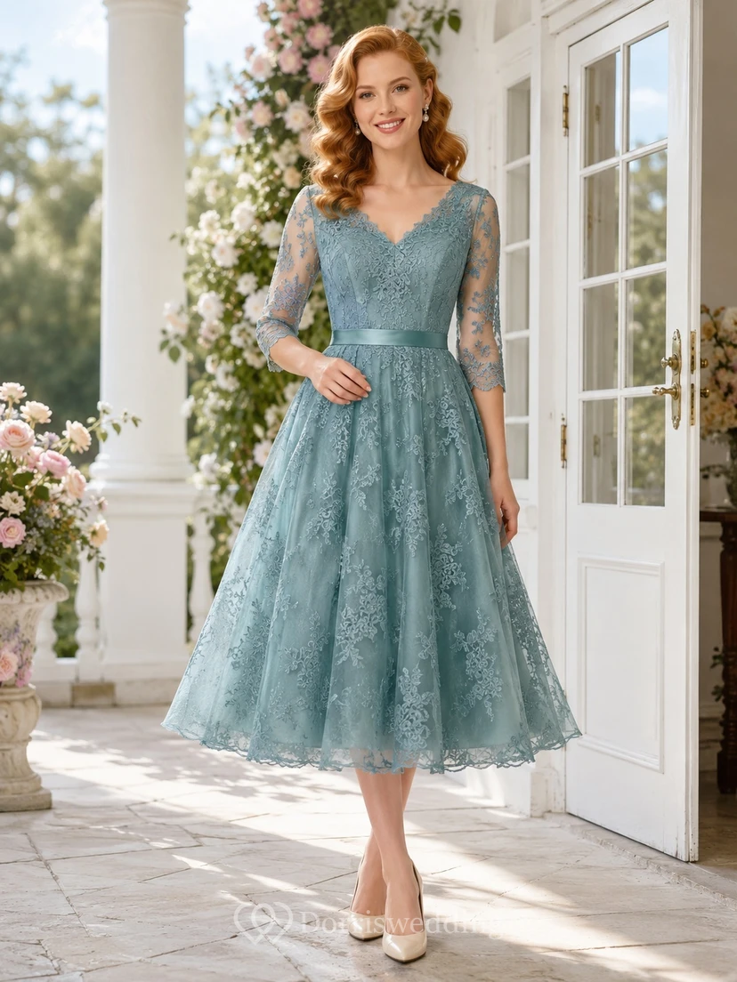Dreiviertelärmeliges, himmelblaues Brautkleid mit V-Ausschnitt, Spitze und A-Linien-Schnitt in Teelänge