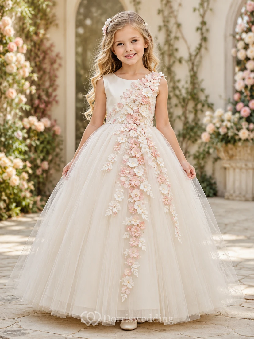 Elfenbeinfarbenes, fließendes Blumenmädchenkleid mit floralen Applikationen, ärmellosem Tüll-A-Linien-Schnitt, natürlicher Taille und bodenlangem Rock