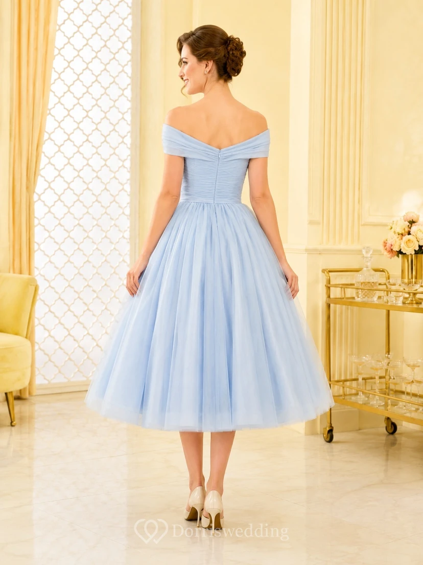 Himmelblaues schulterfreies Vintage-Cocktailkleid aus Tüll in A-Linie und Teelänge view 2