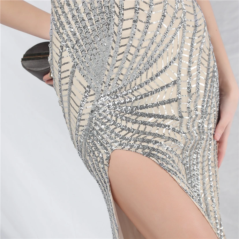 Robe de soirée longue à bretelles en maille transparente ornée de perles et de sequins view 36