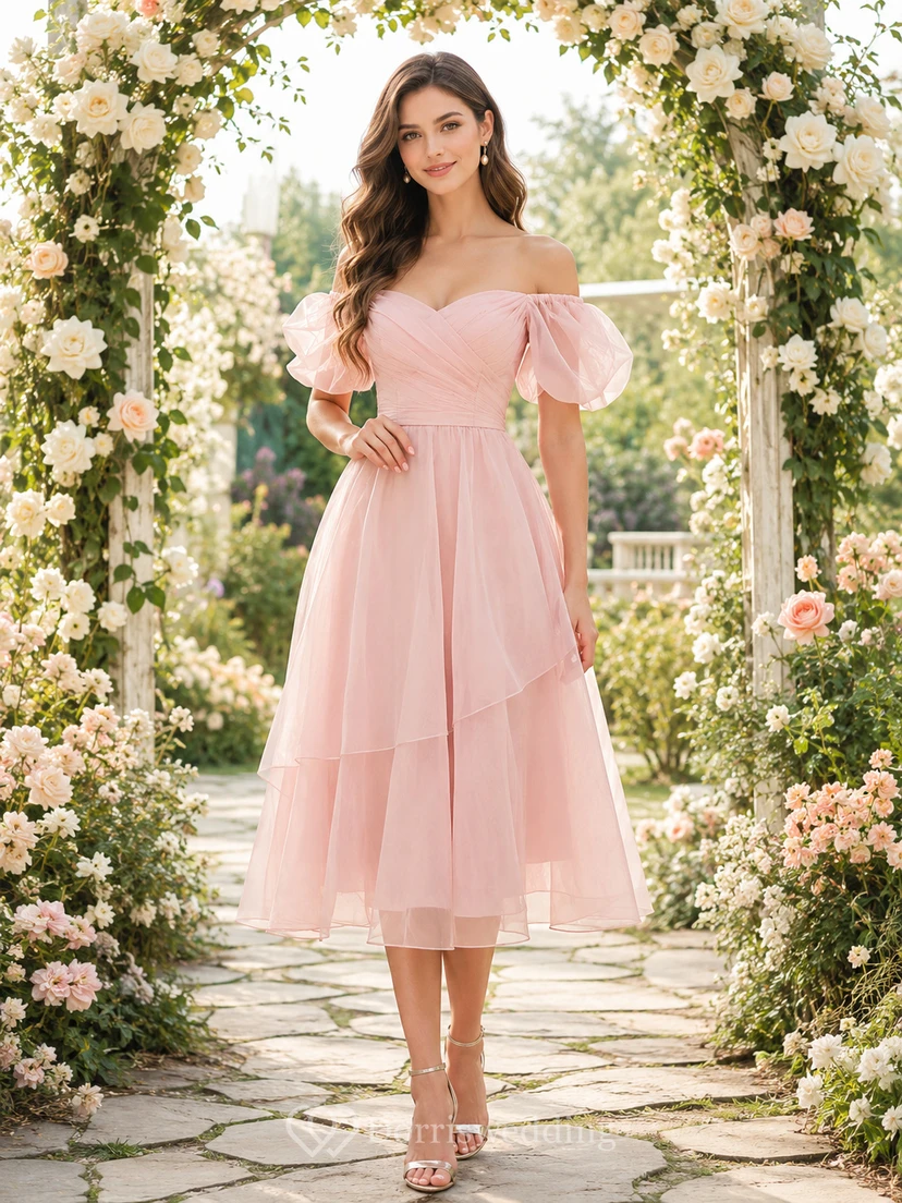 Rosafarbenes, schulterfreies Tüllkleid mit Puffärmeln in Teelänge