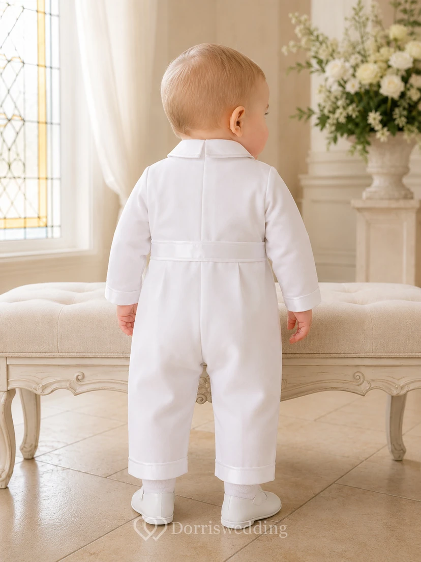 Weißes Tauf-Hosen-Set mit Fliege, langen Ärmeln und Hosenträgern für Jungen view 2