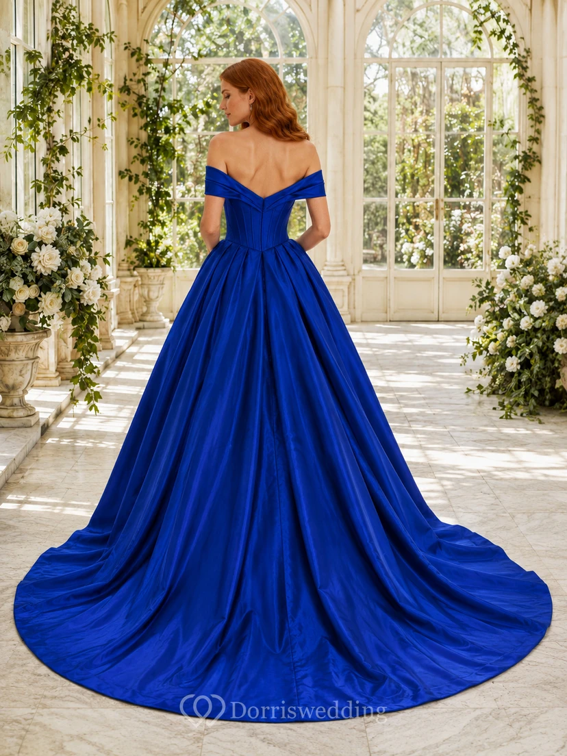 Robe de bal corsetée épaules dénudées en satin cobalt view 2