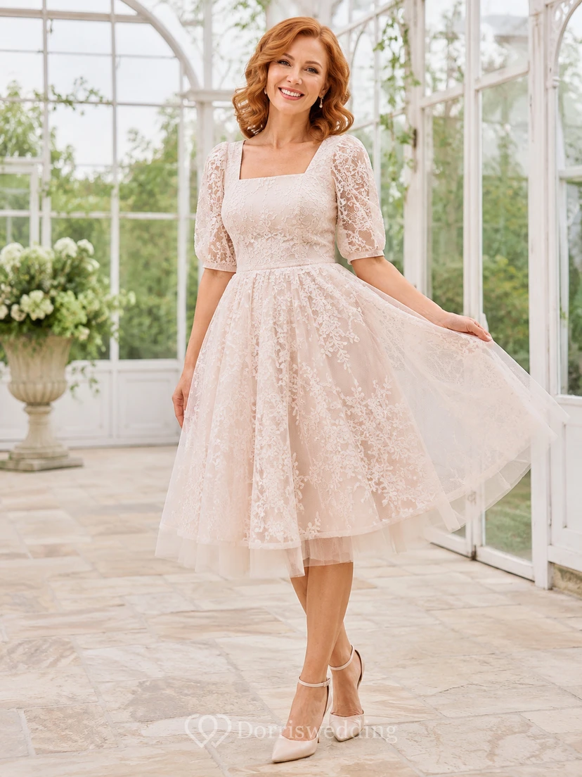 Robe de mariée romantique et mature, col carré, manches mi-longues en dentelle, en tulle, coupe trapèze, longueur thé