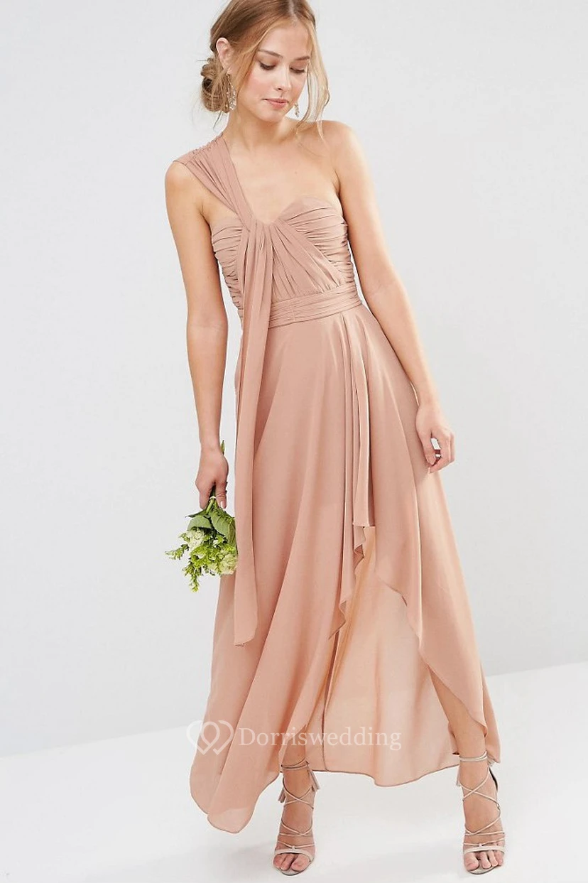 Ärmelloses, asymmetrisches, einseitig gerafftes Chiffon-Brautjungfernkleid in Rosa mit asymmetrischem Saum und One-Shoulder-Ausschnitt