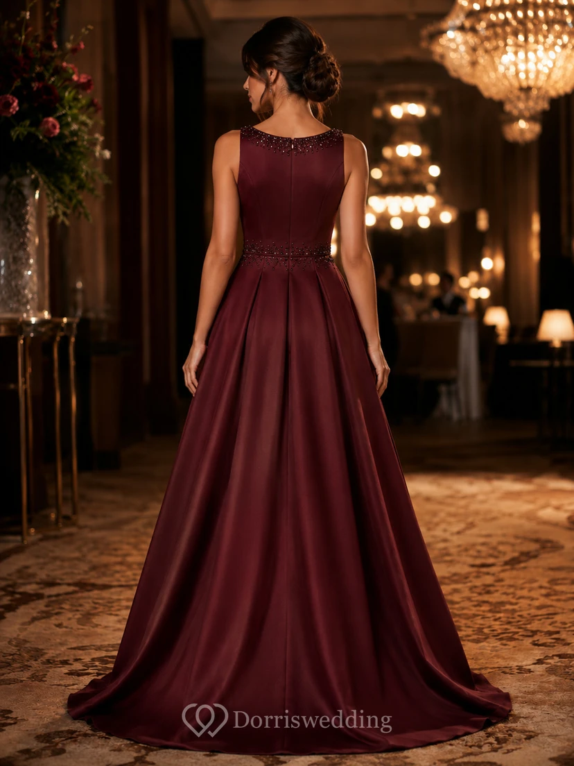 Robe de soirée de gala bordeaux en satin perlé, coupe trapèze view 2