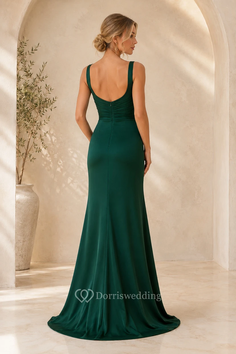 Plus Size Dunkelgrünes Satin-Brautjungfernkleid im Meerjungfrauenstil mit Wasserfallausschnitt und drapiertem Oberteil view 2
