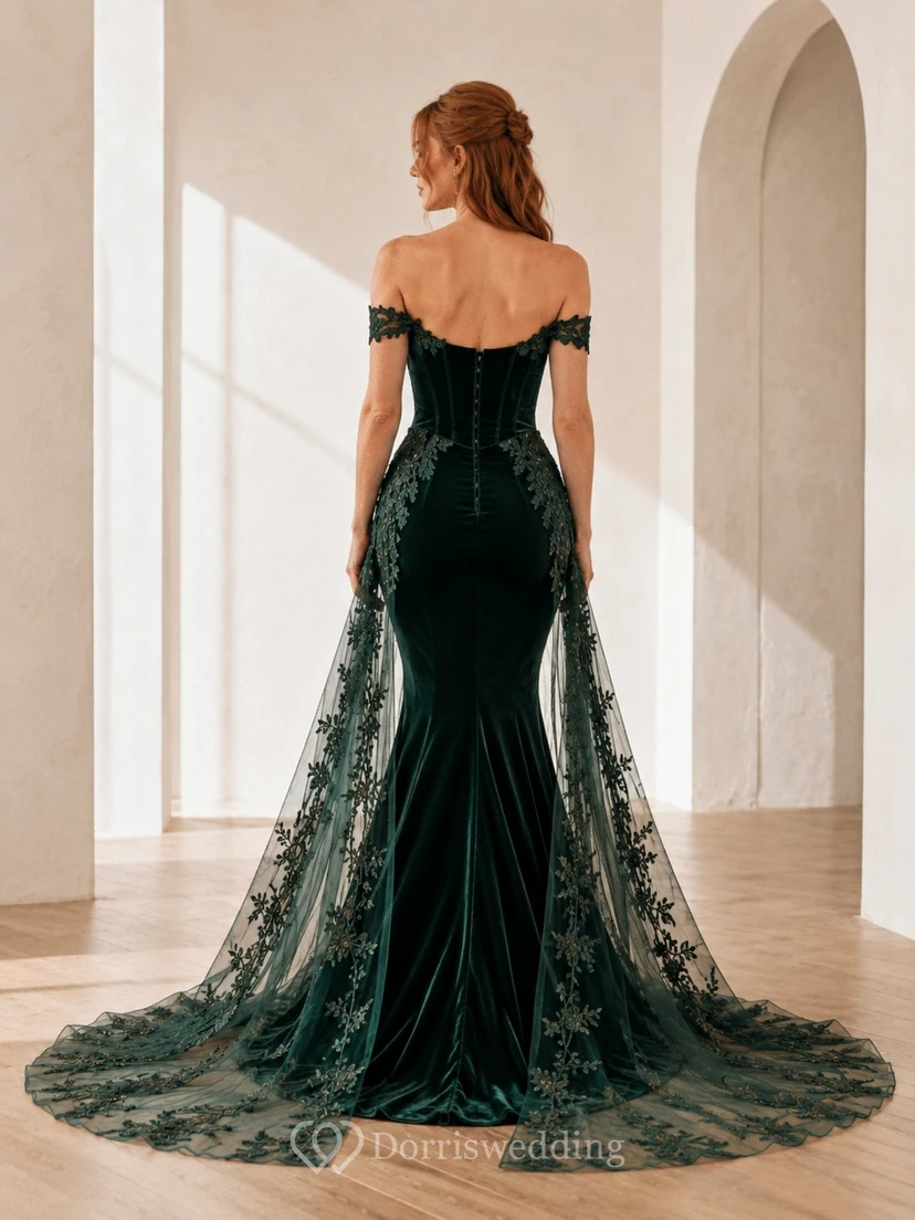 Vestido de novia de lujo estilo sirena, de terciopelo verde oscuro, largo hasta el suelo y con hombros descubiertos. view 2
