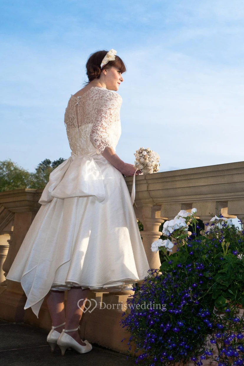 Brautkleid aus Taft mit Illusion-Halbärmeln, hohem Kragen, A-Linie, Teelänge und hohem Kragen view 4