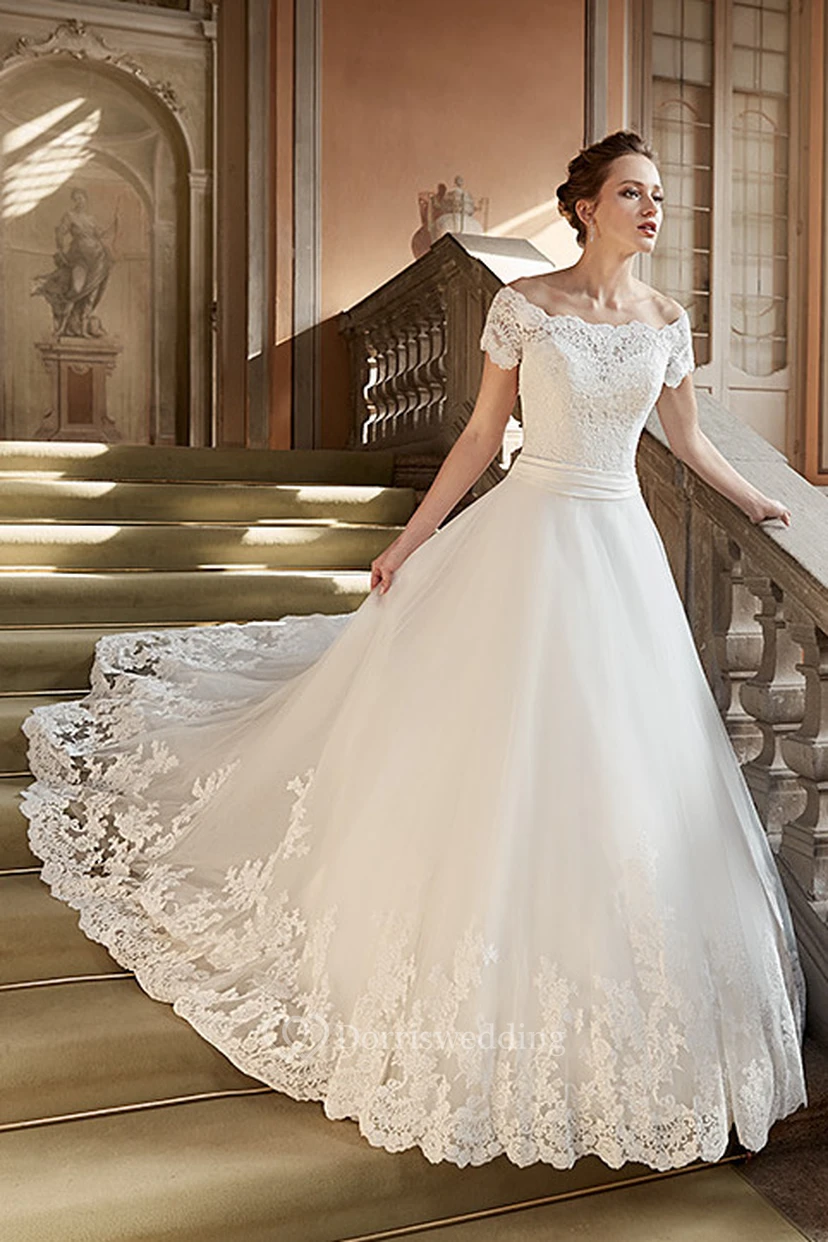Ball Gown Appliqued Long Off-The-Shoulder Lace Wedding Dress