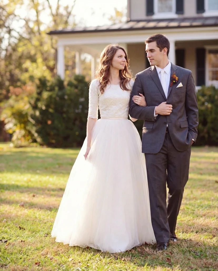 Robe de mariée simple en dentelle et tulle à manches coudes