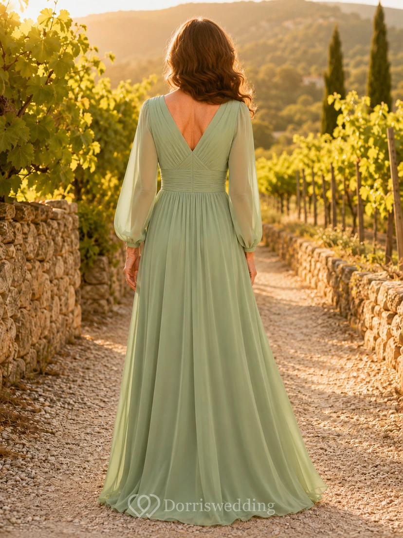 Celadonfarbenes Chiffon-Abendkleid mit V-Ausschnitt, langen Ärmeln und A-Linien-Schnitt für reife Frauen view 2