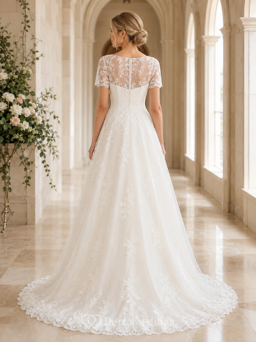 Vestido de novia romántico de corte A, modesto, largo hasta el suelo, con escote barco y mangas cortas de encaje. view 2