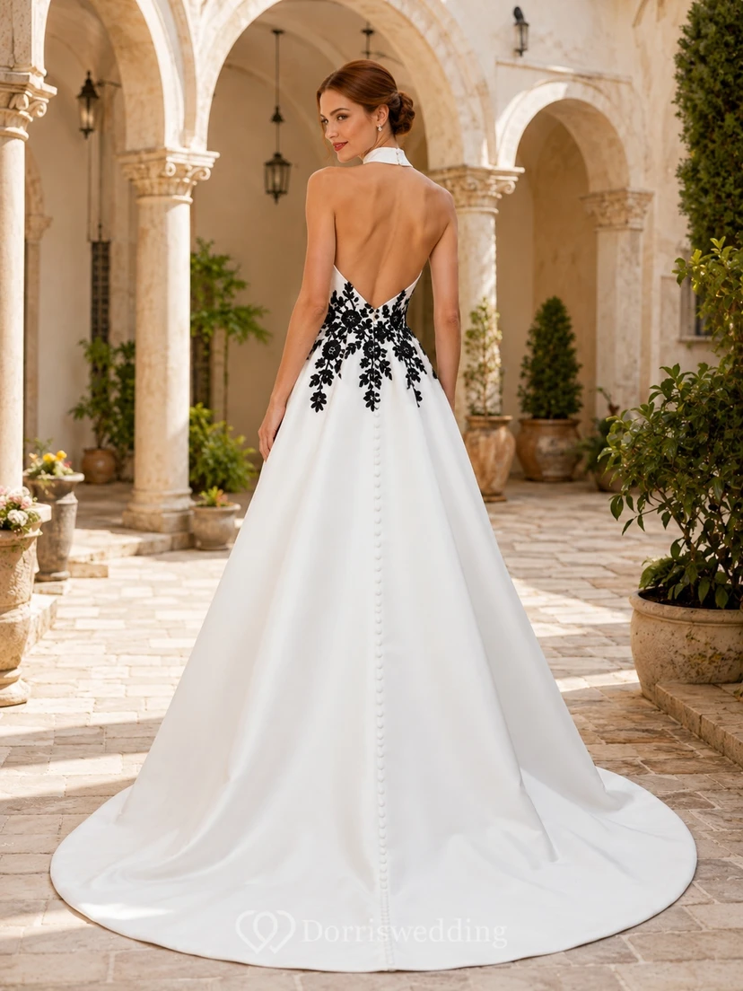Schwarzes, ärmelloses Brautkleid aus Satin mit floralen Applikationen, Neckholder und A-Linien-Schleppe view 2