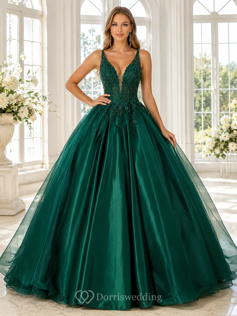 Vestido de fiesta largo hasta el suelo de encaje floral y tul color verde esmeralda oscuro con escote en V, tirantes y espalda en V profunda, ideal para quinceañeras o graduaciones.