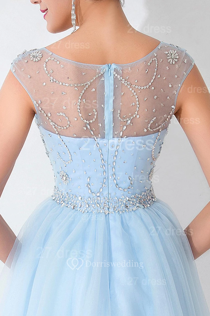 Robe de cocktail courte sans manches à effet illusion glamour ornée de cristaux view 5