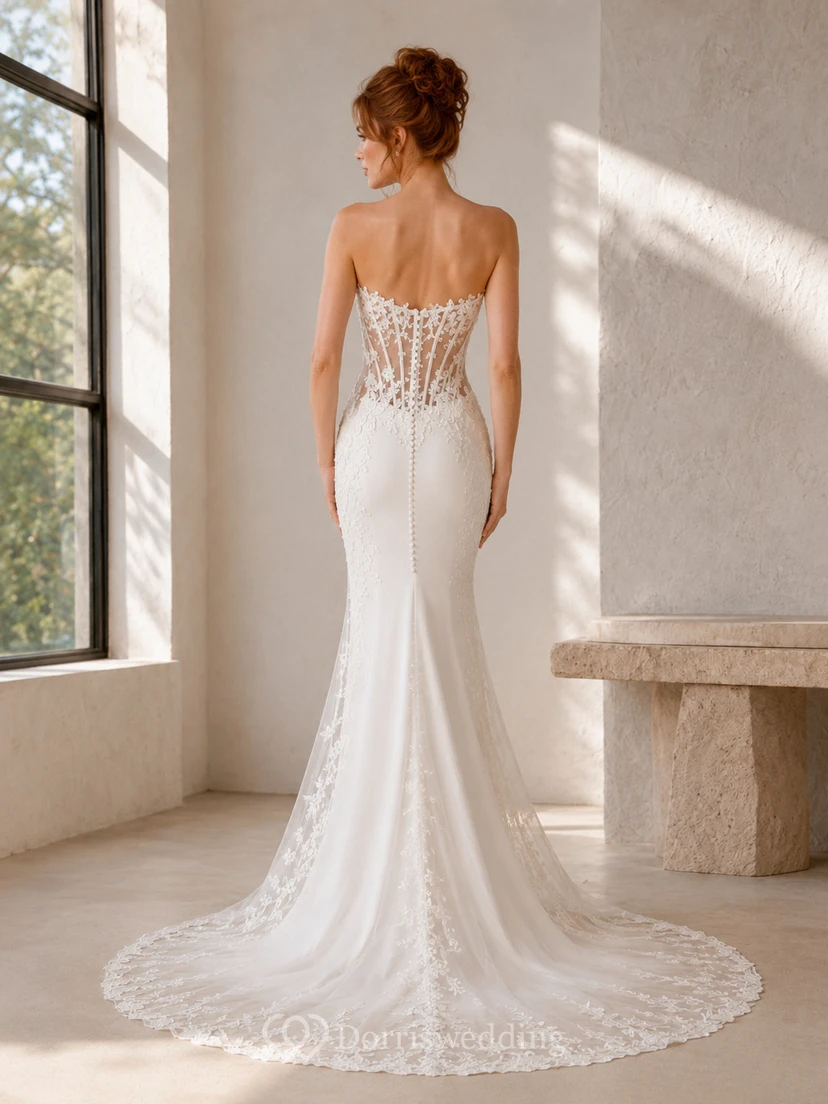 Robe de mariée sirène en dentelle et tulle, col V, manches longues, traîne chapelle view 2