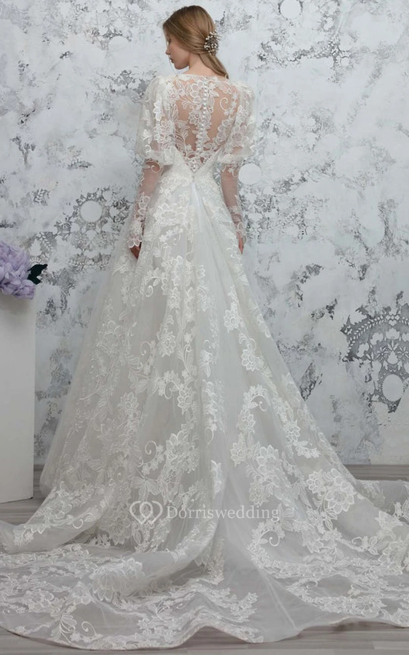 Romantisches Brautkleid aus Tüll mit tiefem Ausschnitt, langen Ärmeln, Applikationen und Spitze mit Knopfleiste view 2