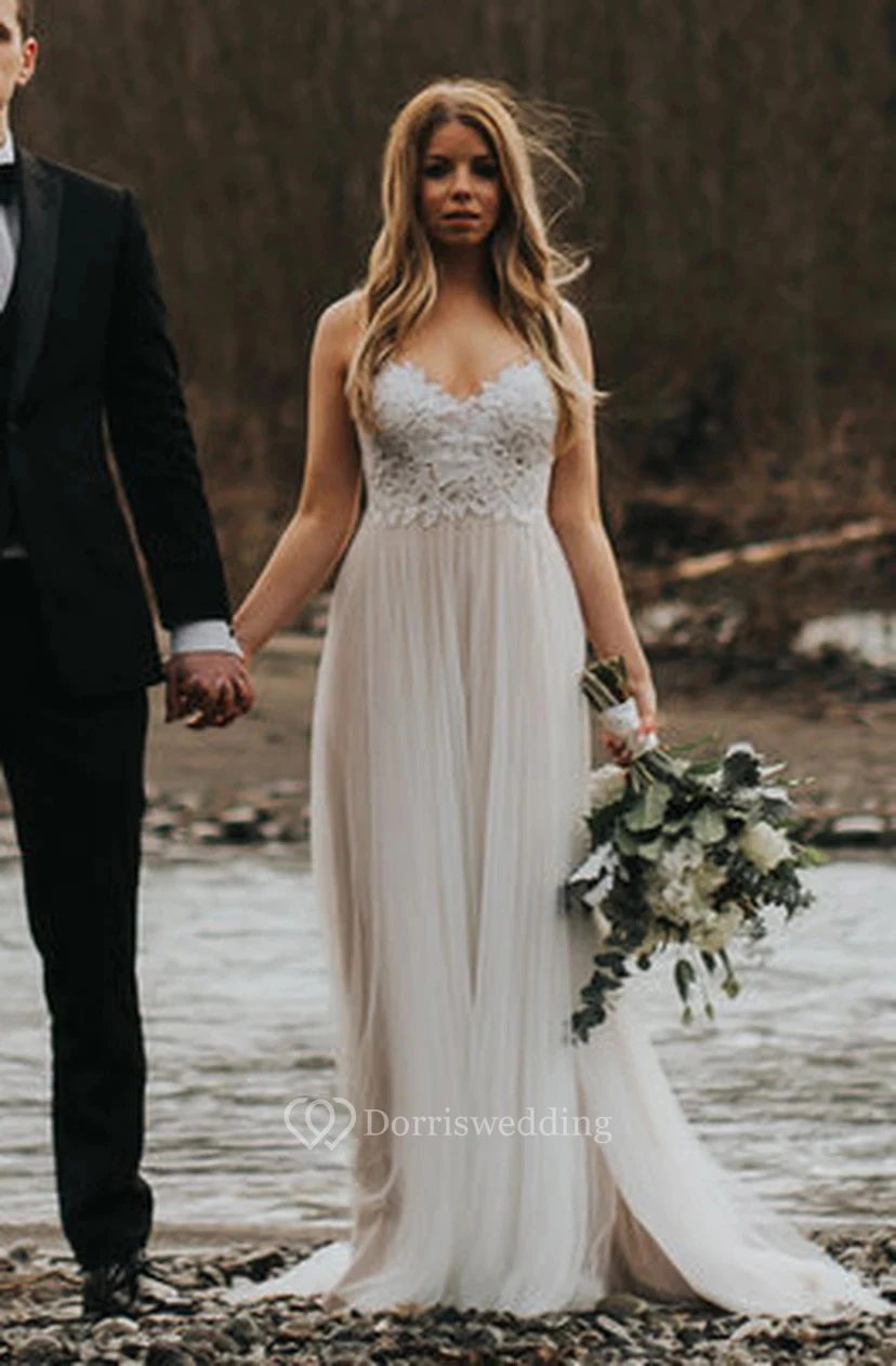 Ländliches, fließendes, schlichtes Brautkleid im Empire-Stil mit Empire-Ausschnitt und Herzausschnitt view 3