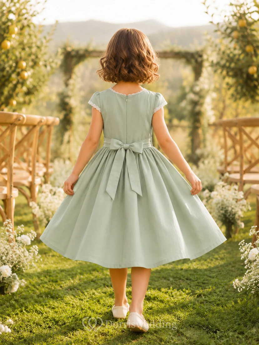 Blumenmädchenkleid aus salbeigrünem Chiffon-Tüll, A-Linie, Rundhalsausschnitt, Teelänge, plissiert view 2