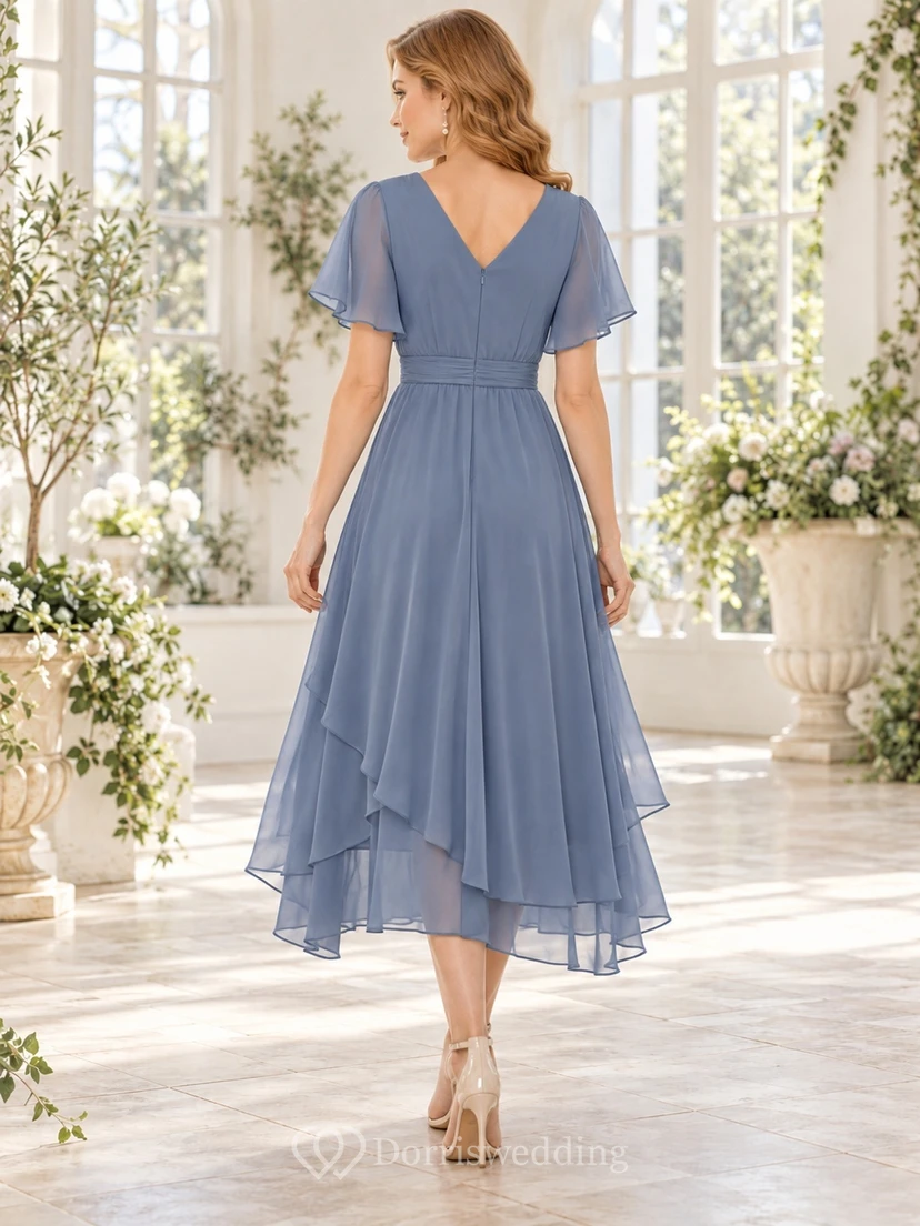 Robe de mariée asymétrique bleu ardoise à col cache-cœur et volants en mousseline de soie, style invitée de mariage. view 2