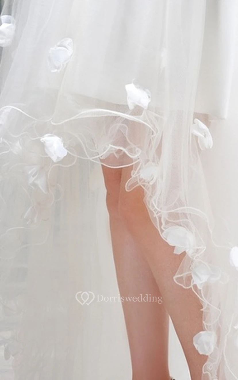 Wunderschönes, trägerloses Tüllkleid mit asymmetrischem Saum, Schleife und Blume view 7