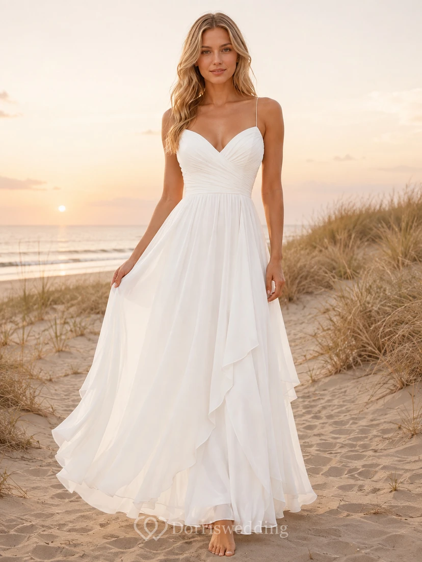 Robe de mariée bohème à bretelles spaghetti, décolleté en V plongeant, en mousseline plissée, coupe trapèze, idéale pour la plage
