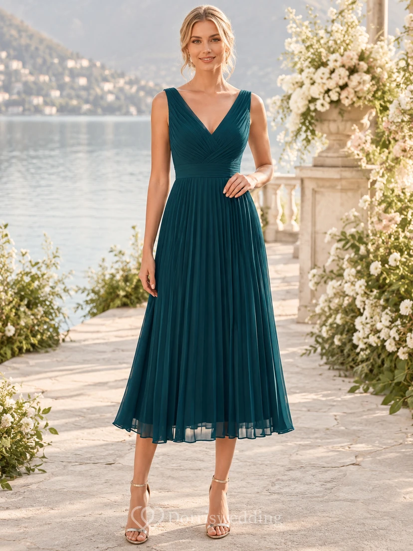 Robe midi d'invitée en mousseline plissée sans manches à col en V et imprimé paon