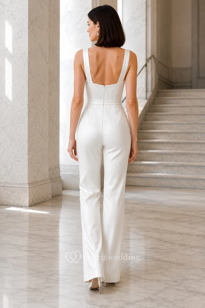 Combinaison de mariée cintrée à col carré avec pantalon à jambes larges view 2