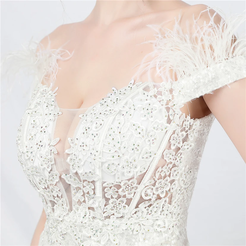 Vestido de noche de alta gama con chaleco de encaje de pelo de avestruz y diamantes, cintura de espina de pescado. view 29
