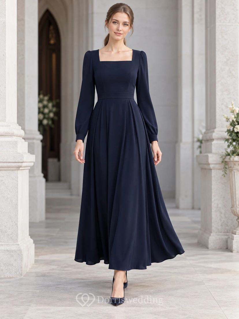Robe de deuil bleu marine foncé à col carré, manches longues et coupe trapèze, sobre et élégante