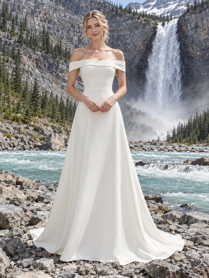 Schlichtes schulterfreies Brautkleid aus Crêpe mit gefaltetem Ausschnitt und fließendem A-Linien-Rock