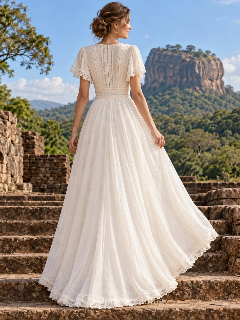 Einfaches, kurzärmeliges A-Linien-Hochzeitskleid mit V-Ausschnitt, Raffungen und Schlitz für Gartenhochzeiten view 2