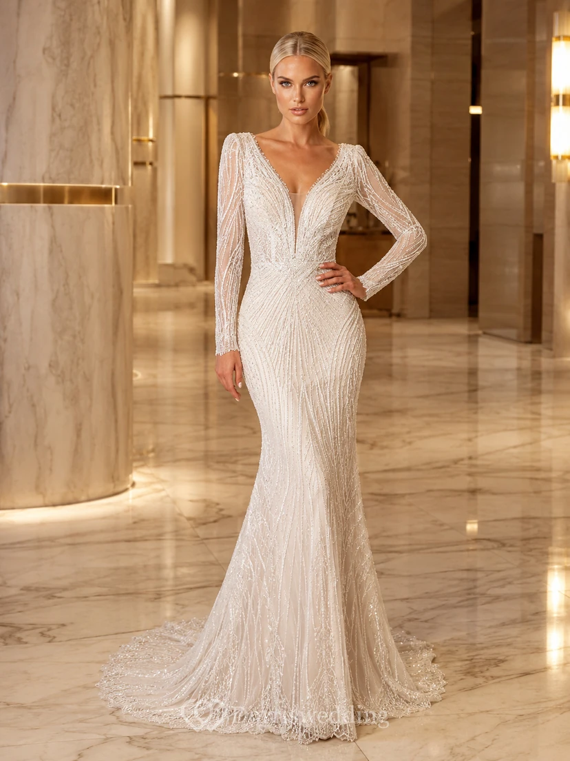 Robe de mariée fourreau luxueuse à sequins drapés, col en V, manches longues et traîne balayée, ornée de sequins.