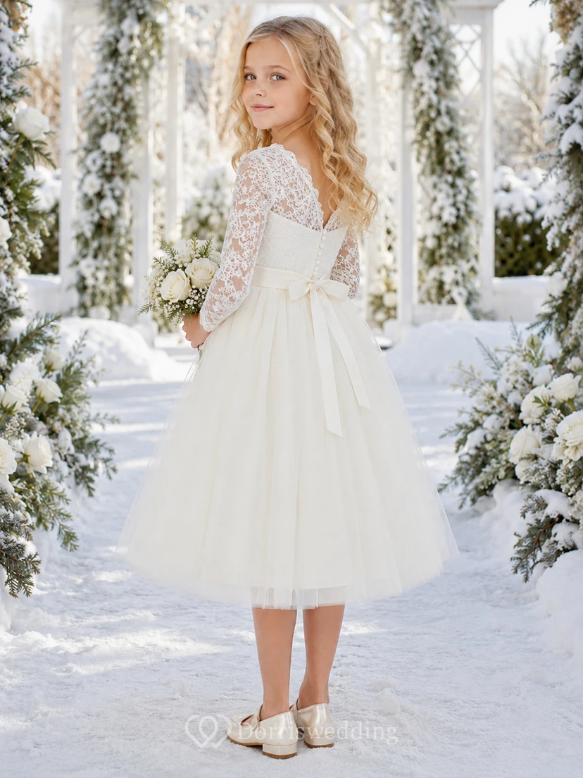 Vestido de niña de las flores de corte A para boda de invierno con mangas largas de ilusión, corpiño de encaje, falda de tul amplia, dobladillo a la altura de la rodilla, estilo formal de invierno. view 2