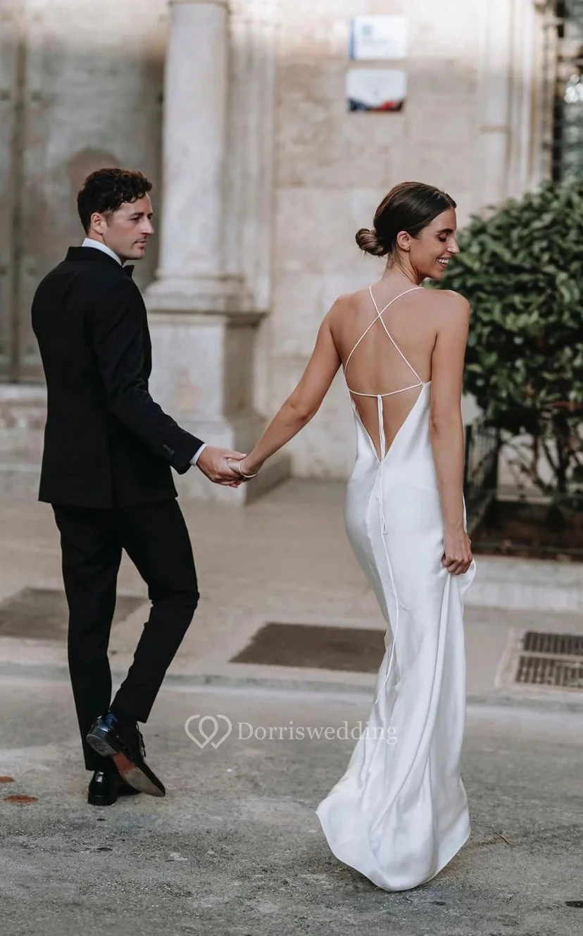 Robe de mariée fourreau sexy à fines bretelles et fente latérale, simple et élégante view 2