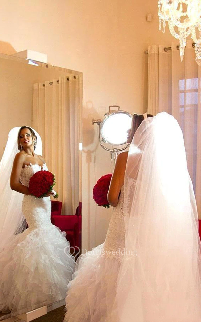 Meerjungfrauen-Minikleid aus ärmellosem Top mit Glockenausschnitt, Applikationen, Schleppe und rückenfreiem Oberteil aus Spitze und Organza view 3