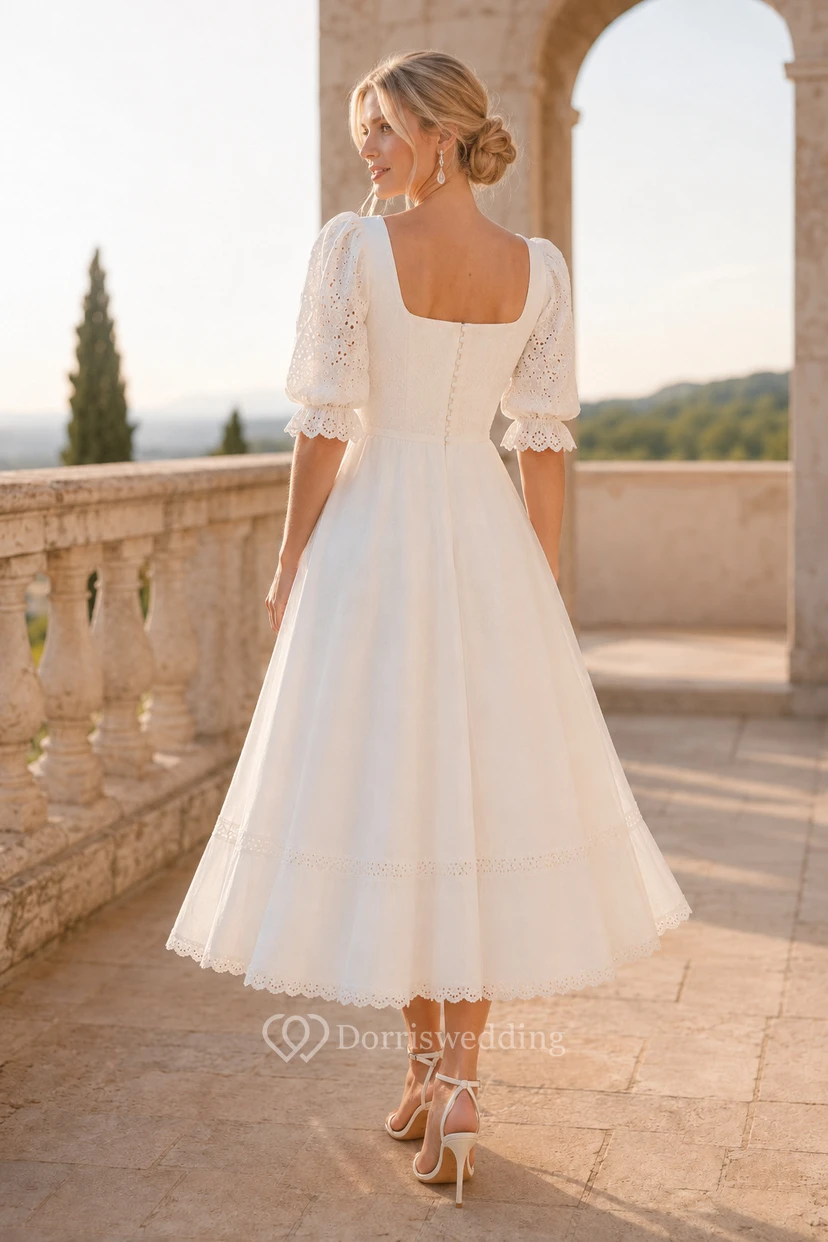 Robe de mariée simple en satin, longueur thé, col carré et bretelles view 2